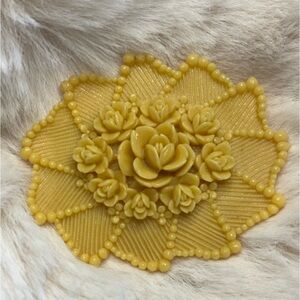 Vintage Japan Molded Celluloid Brooch Pin 
1930s Floral EUC